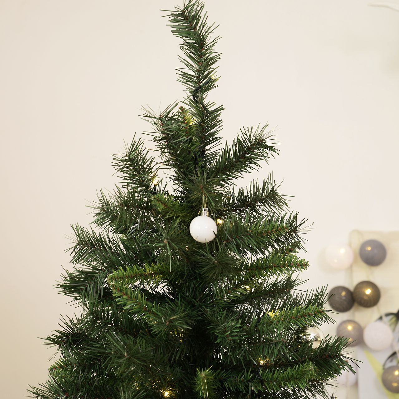 HOMCOM Weihnachtsbaum Tannenbaum mit Deko 200 LEDs 745 Spitzen Ø 112 x H180 cm