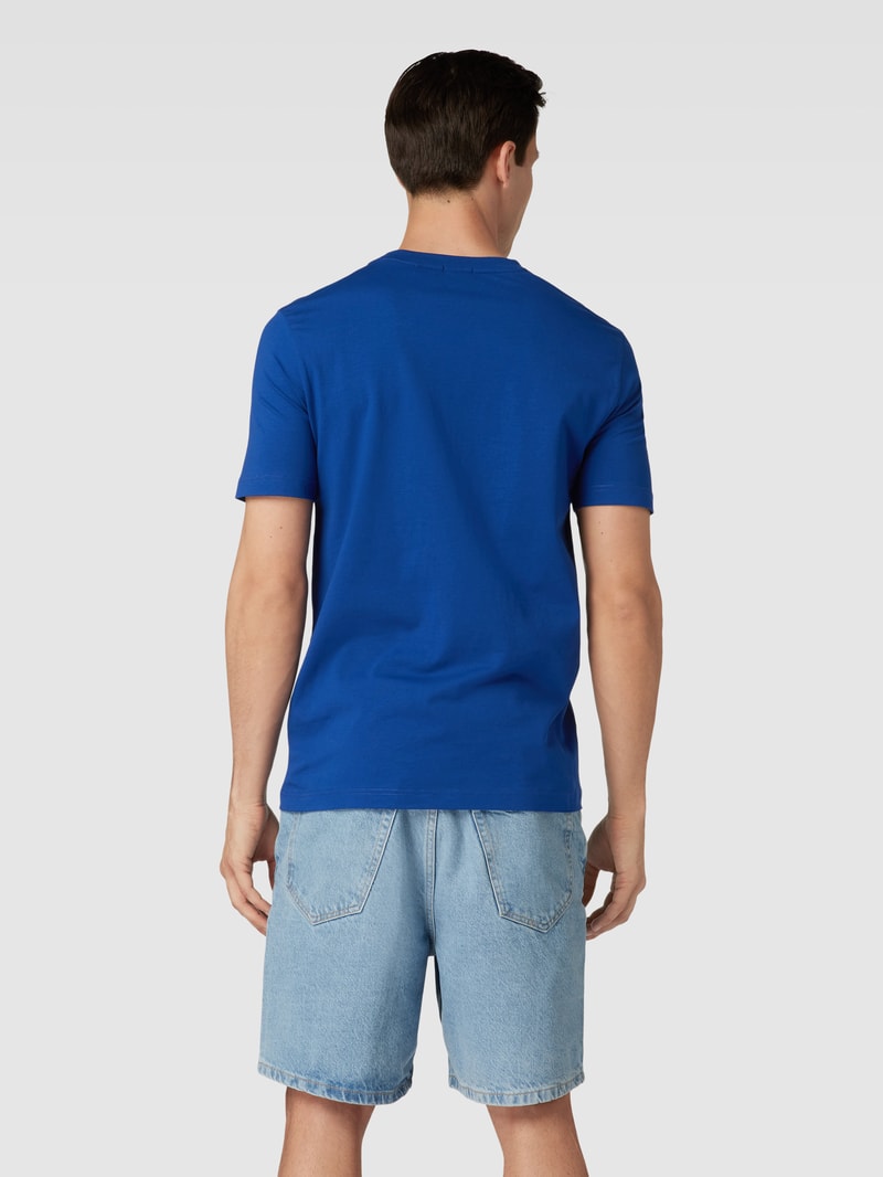 T-Shirt mit Label-Print in royalblau