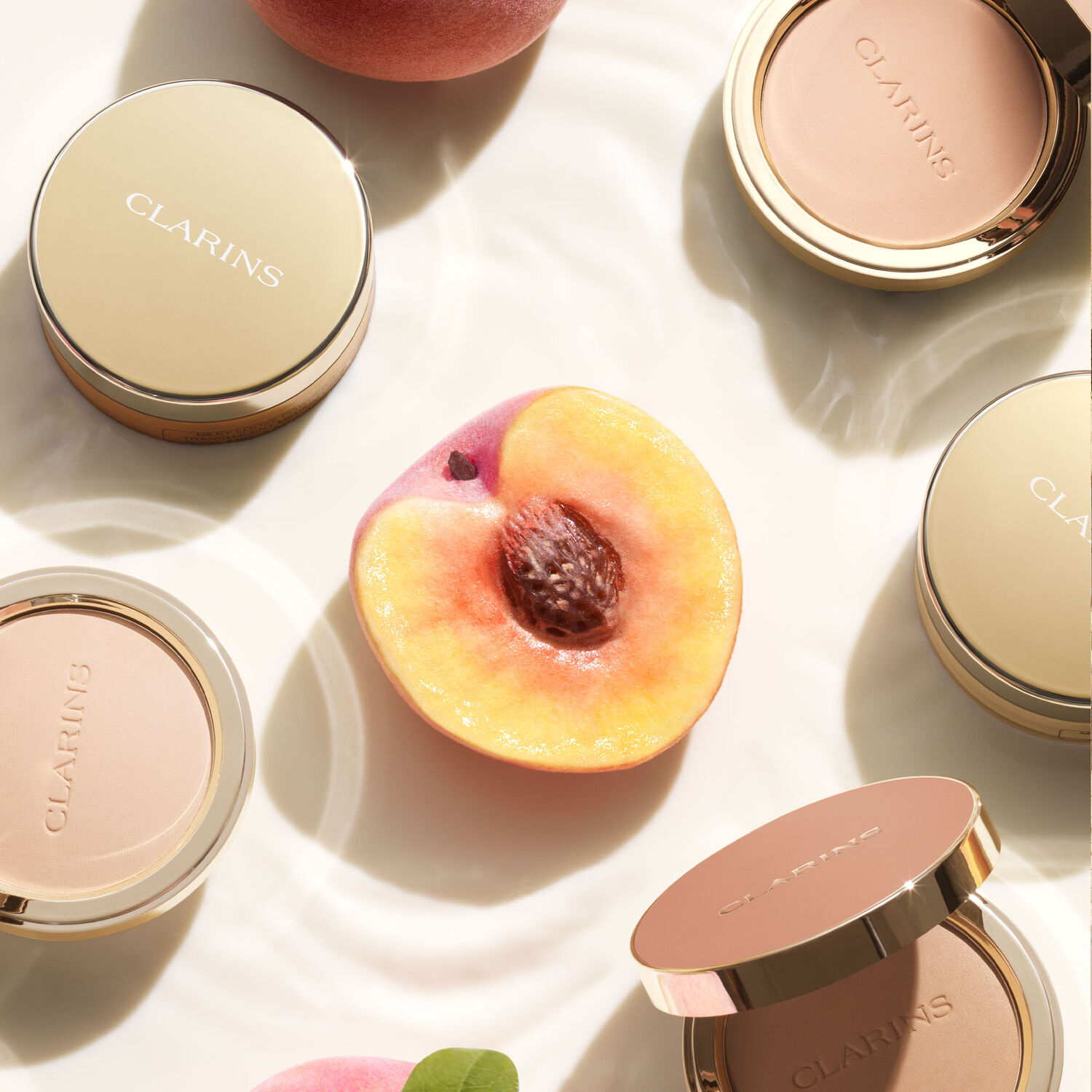 Clarins Ever Matte Compact Powder Poudre compacte matifiante infusée au lait de pêcher