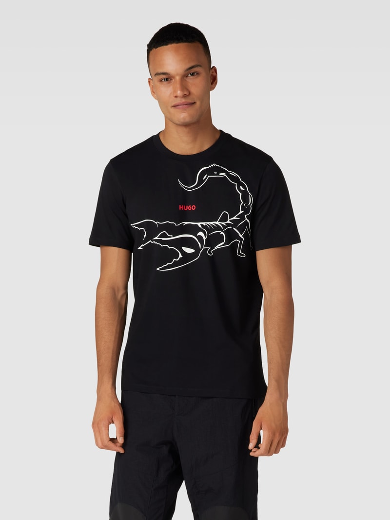 T-Shirt mit Motiv-Print Modell 'Darpione' in schwarz