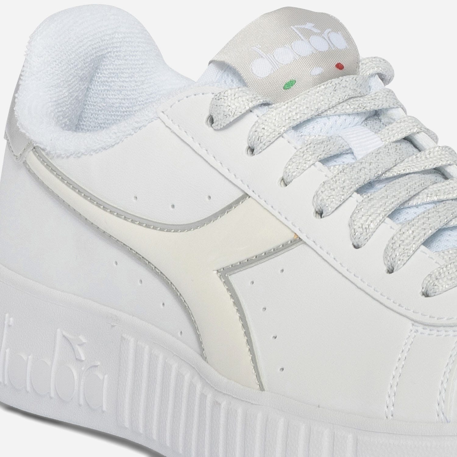 Tennis DIADORA blanche et argentée