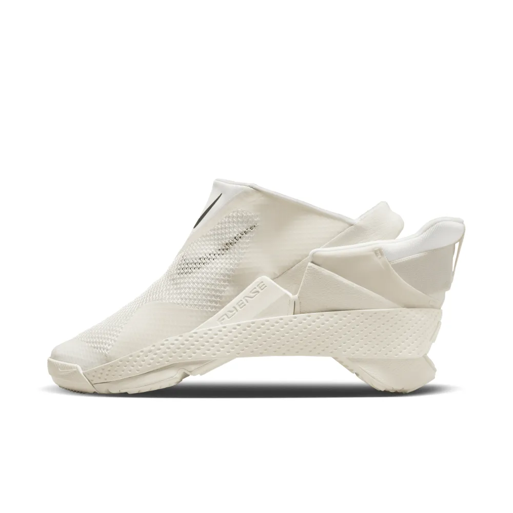 Nike Go FlyEase DR5540-105 / braun