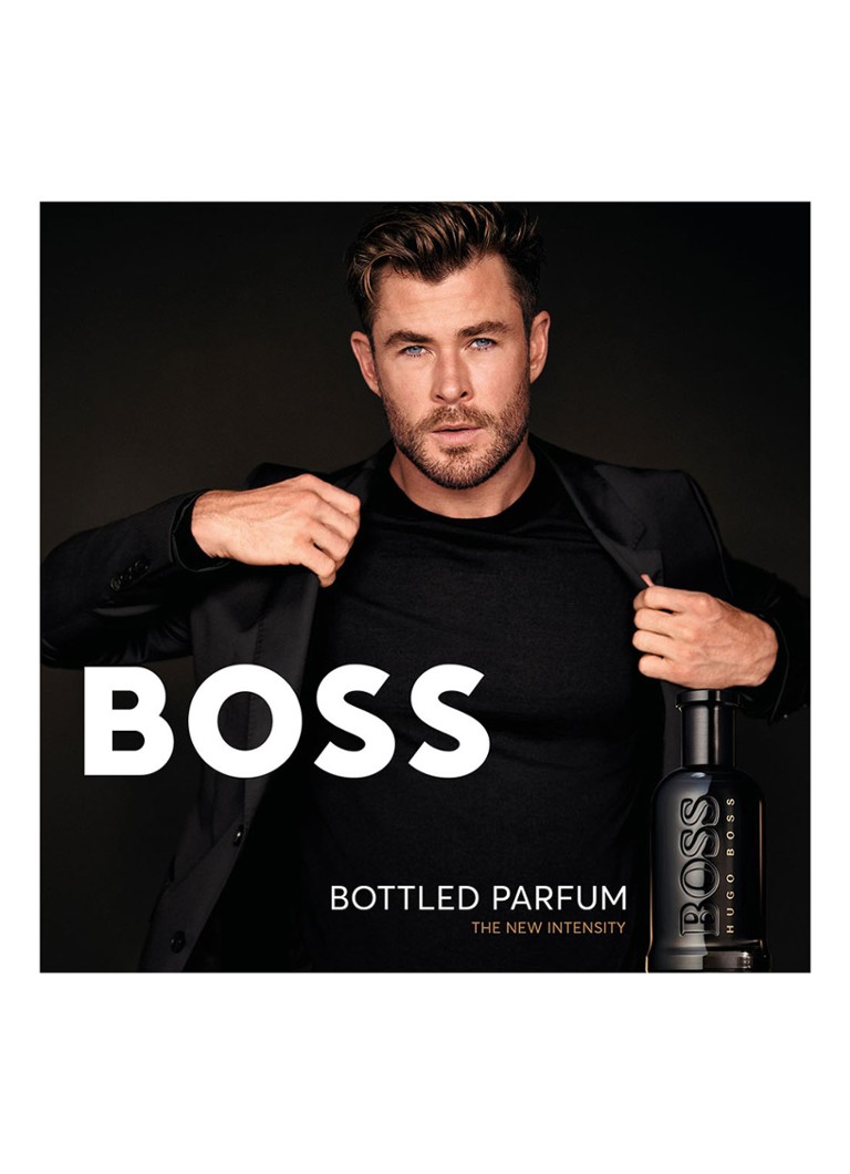 Parfum HUGO BOSS într-o sticlă