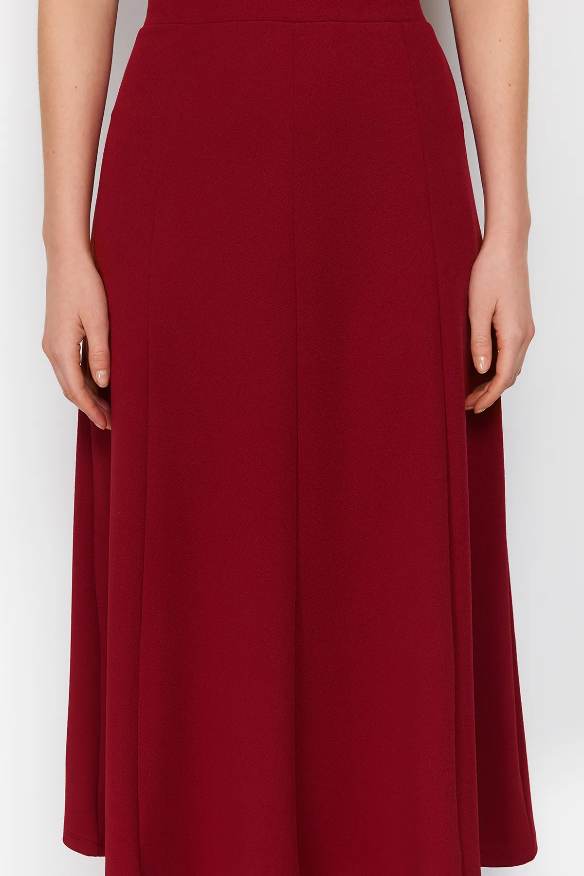 Trendyol Collection  Weinroter ausgestellter Maxi-Strickrock mit Stretch TWOSS24ET00156