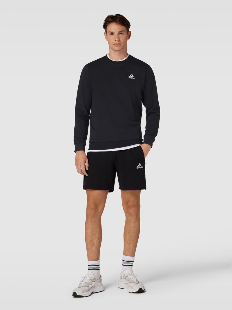 Sweatshirt mit Label-Stitching in schwarz