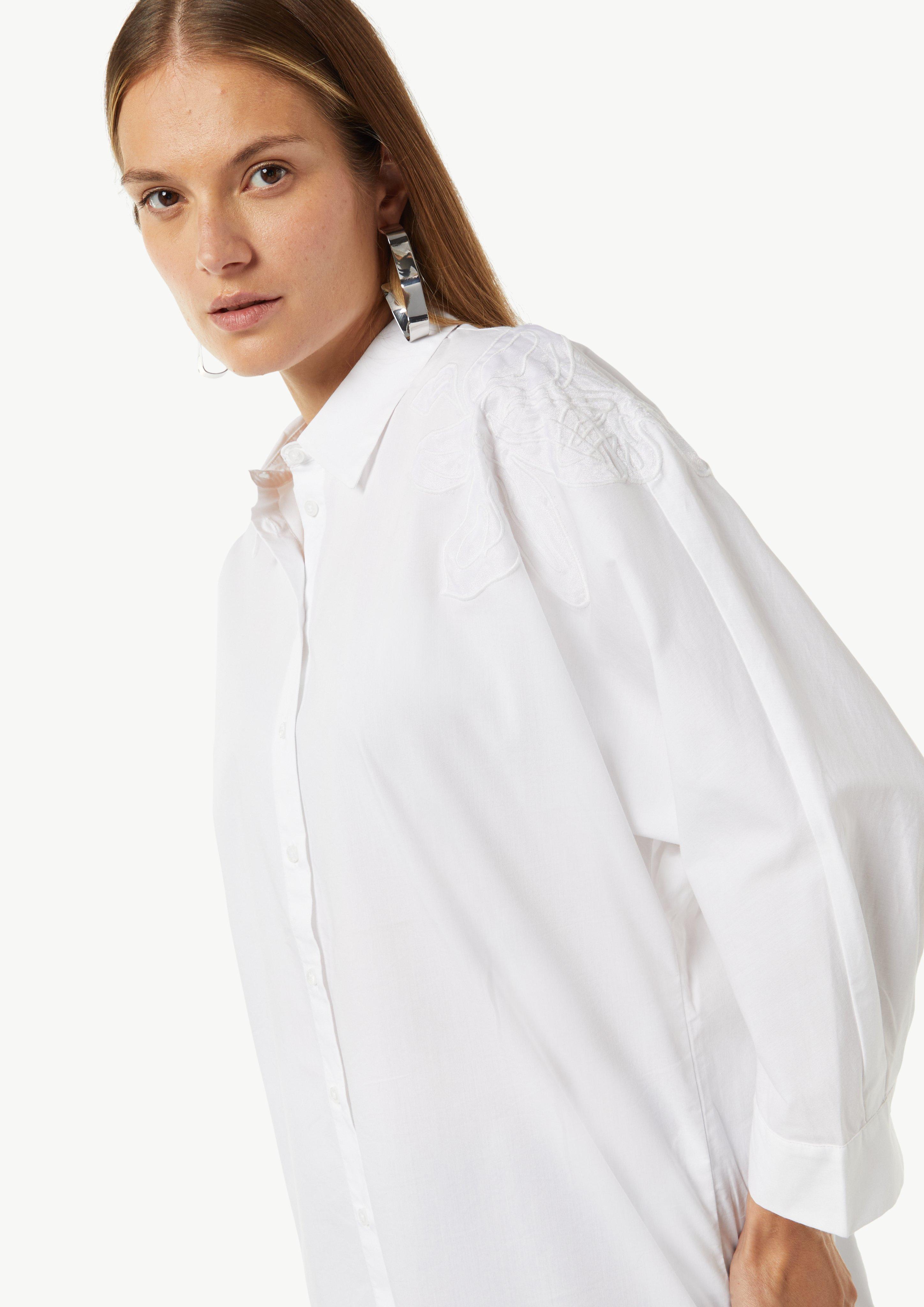 Lange Popeline-Bluse mit verkürzten Ärmeln und Stickerei - weiß