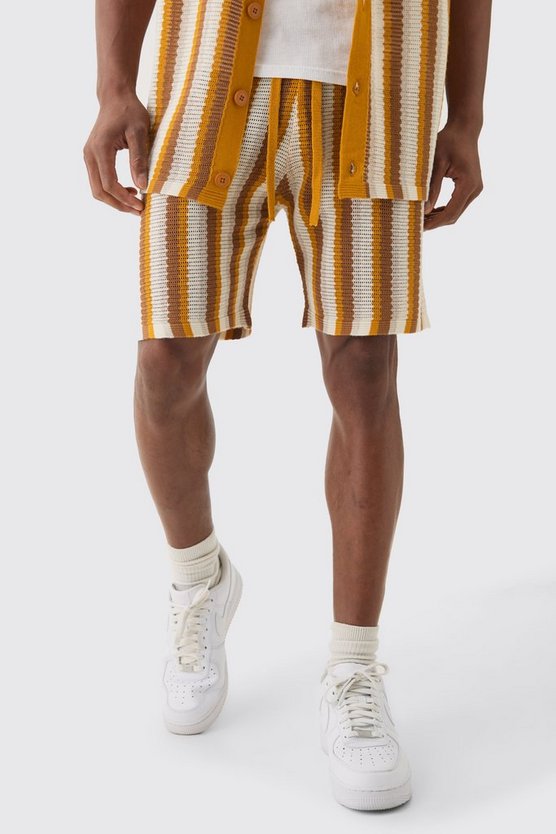 Lockere gestreifte Strick-Shorts in Senf