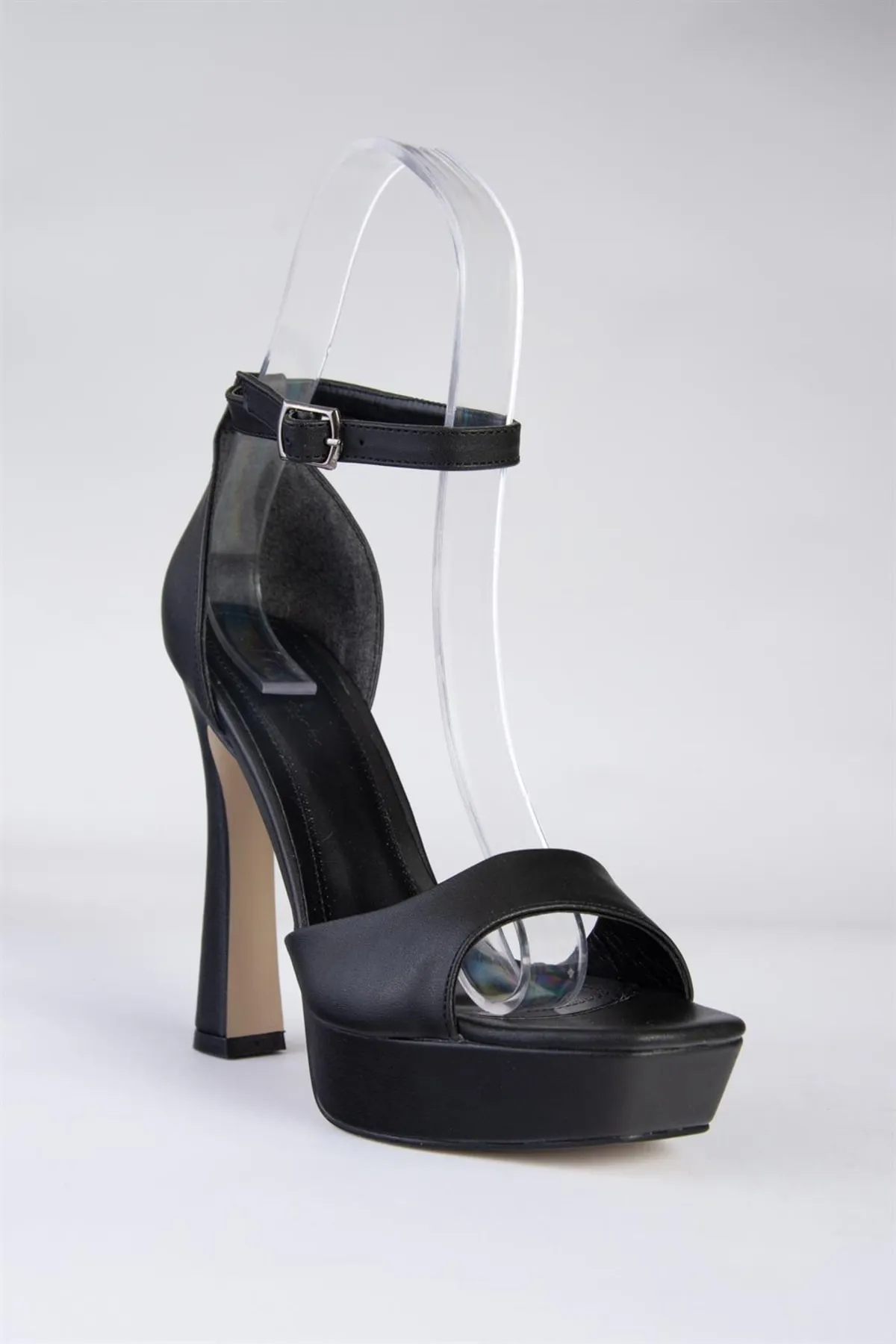 Fox Shoes  Schwarze Damen-Schuhe aus Kunstleder mit Plateauabsatz K404580109