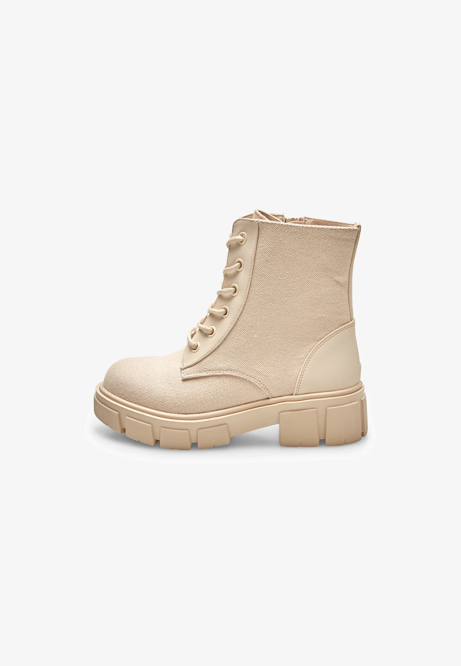 Botines con cordones Bata