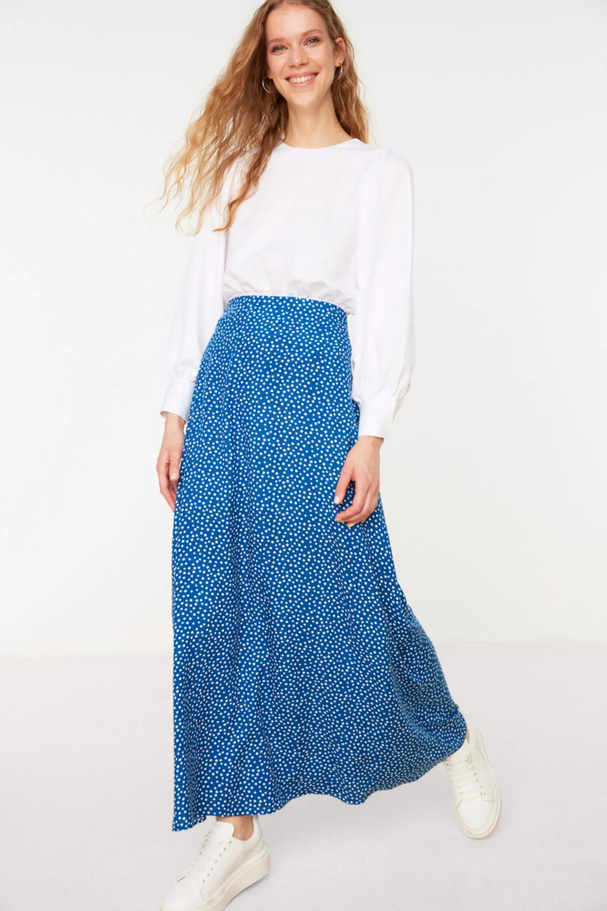 Trendyol Modest  Indigoblauer, gepunkteter Glockenrock aus Webstoff TCTSS22EE0006