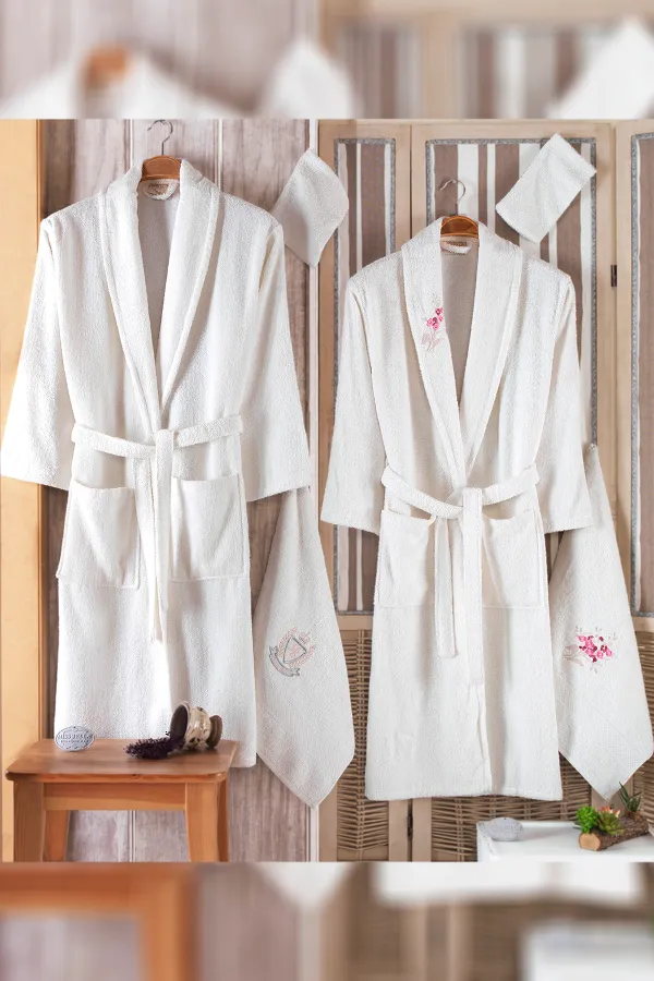 Güvenal  Pamuxu 8-teiliges Familien-Bademantel-Set
