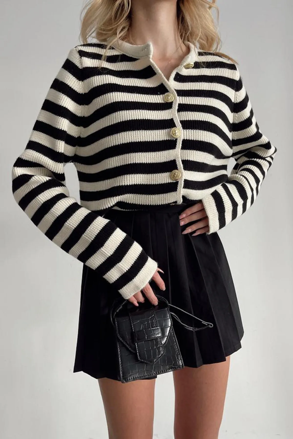 Madmext  Beige gestreifter Baumwoll-Cardigan mit Rundhalsausschnitt und goldenen Knöpfen Mg1605