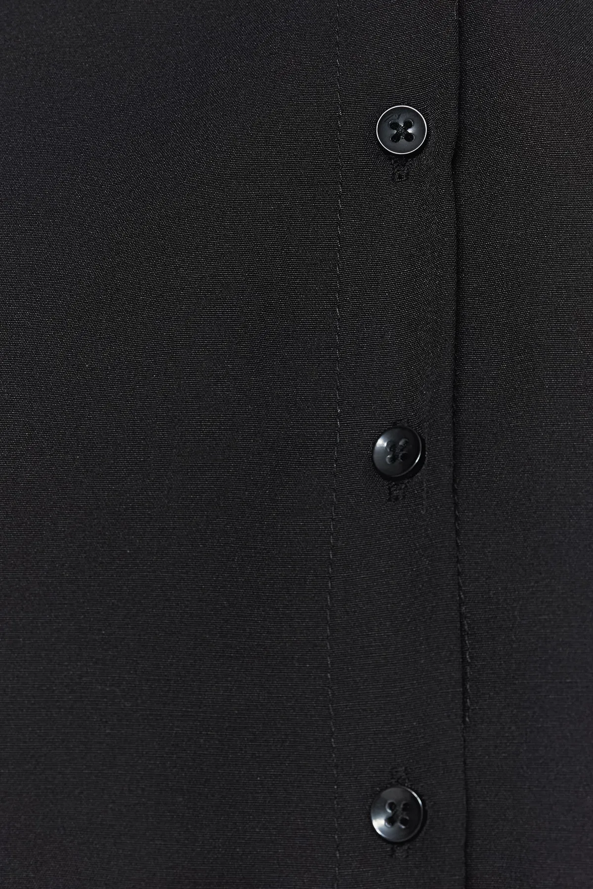 Trendyol Modest  Schwarzes Hemdblusenkleid aus gewebter Baumwolle mit Gürtel und Manschetten TCTSS23EB00072