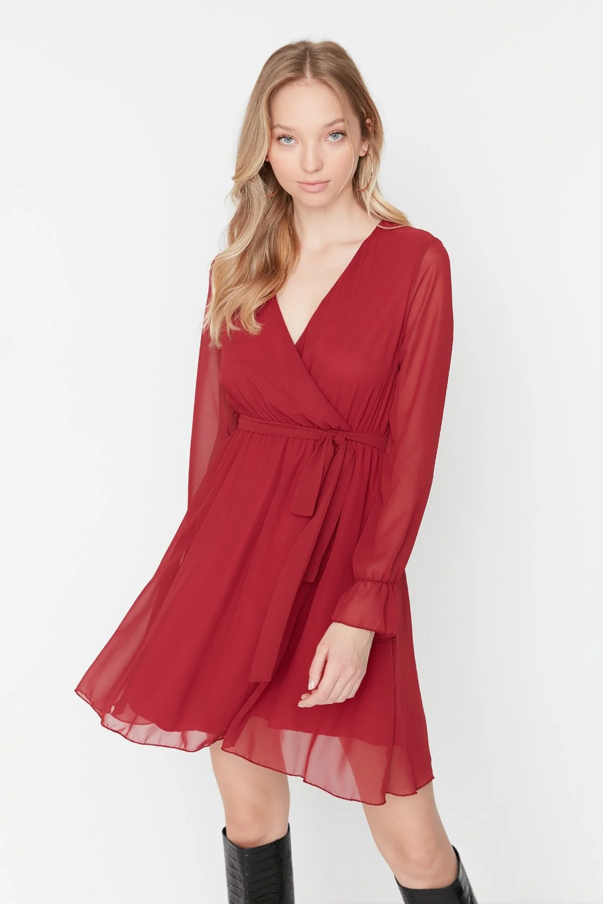 Trendyol Collection  Burgunderrotes, gefüttertes, zweireihiges Webkleid mit Gürtel TWOAW20EL0789