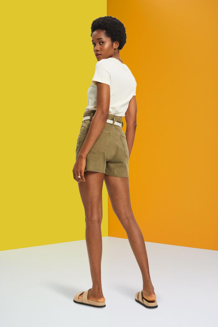 Jeansshorts in abgeschnittener Optik