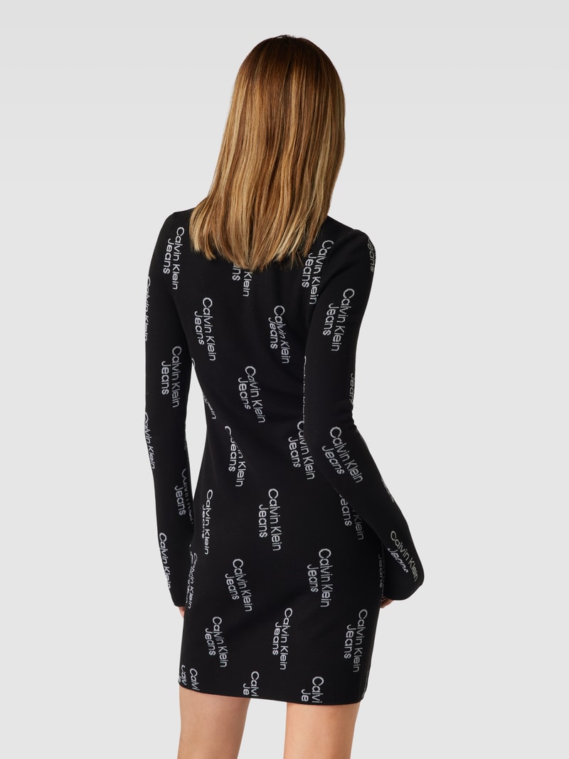 Minikleid mit Allover-Label-Muster in black
