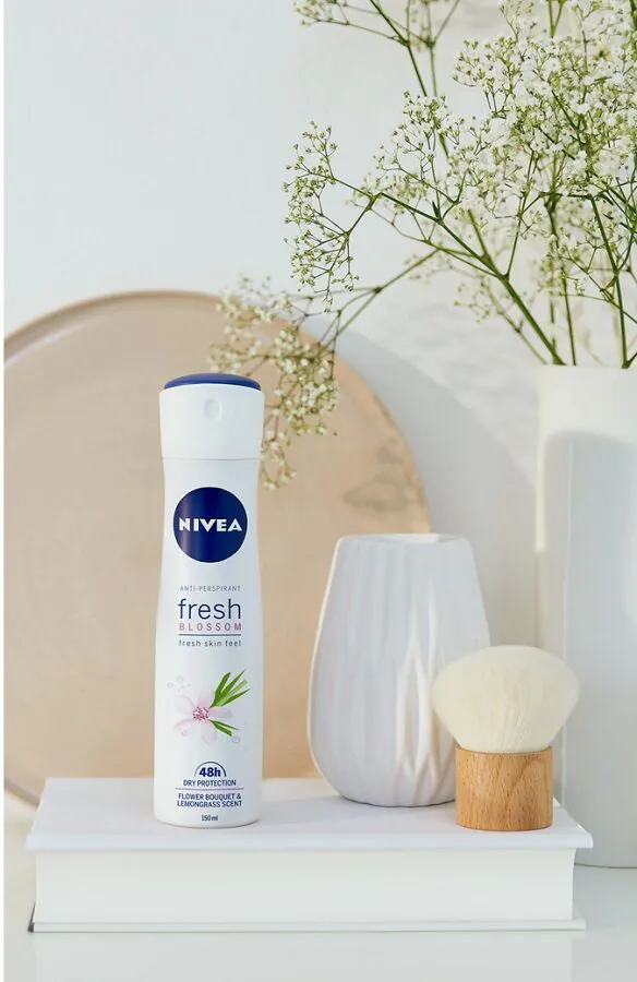 Nivea dezodorans u spreju Fresh Blossom
