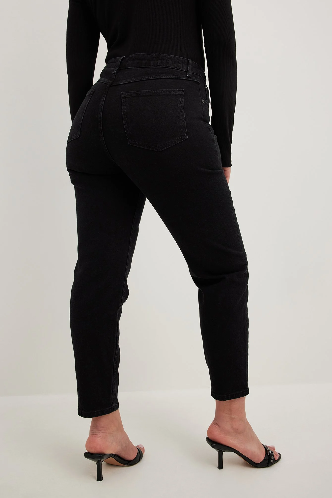 Mom Jeans mit hoher Taille