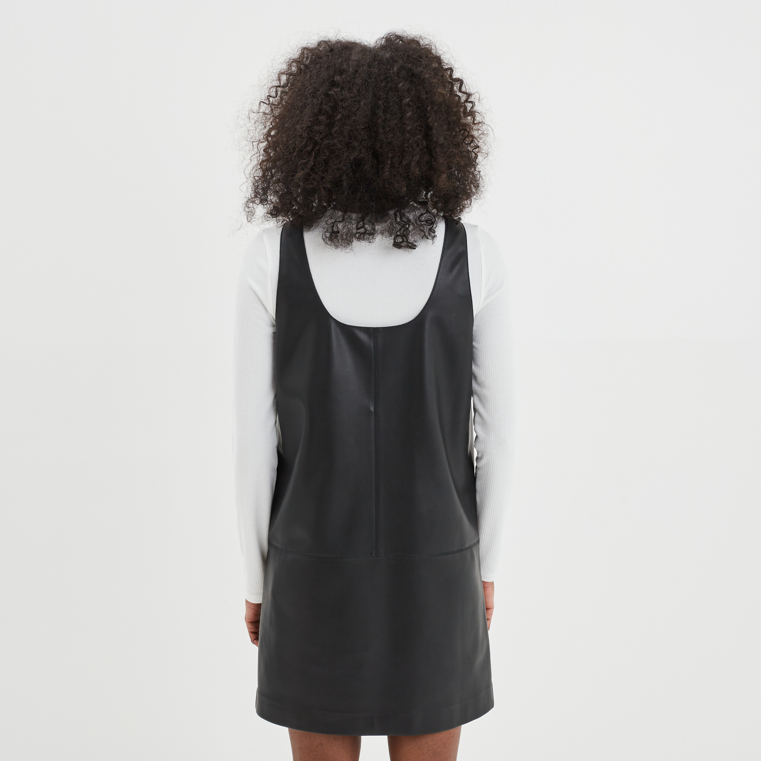 Robe chasuble courte simili cuir noir femme | La Halle