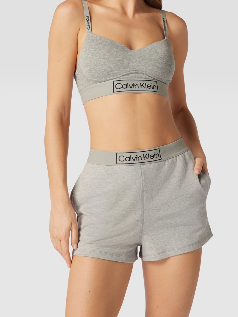 Sweatshorts mit Label-Schriftzug in silber meliert