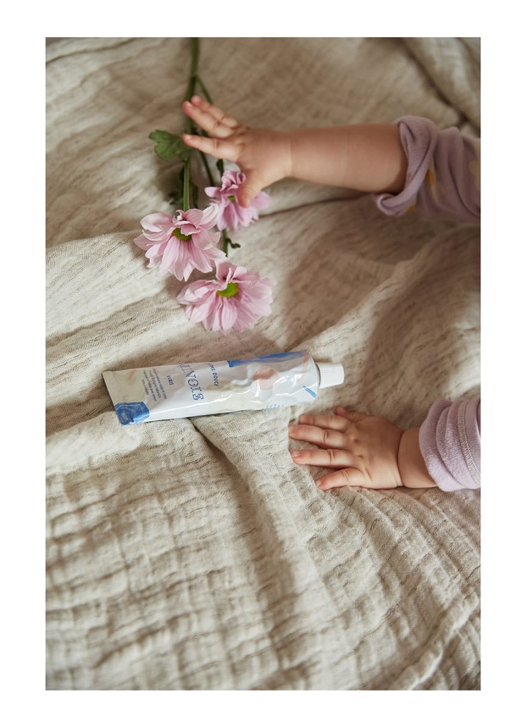 Minois Paris Baby mitrinošs sejas un ķermeņa krēms 100 ml