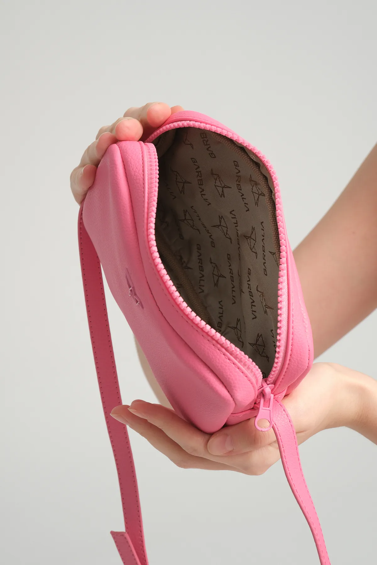 Garbalia  Damen-Minitasche Liberty Pink mit verstellbarem Schultergurt mit Kreuzgriff und Reißverschluss