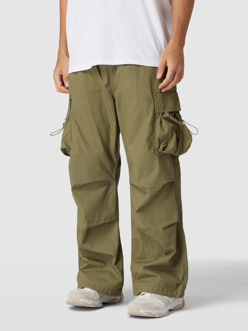 Cargohose mit elastischem Bund in olivgrün