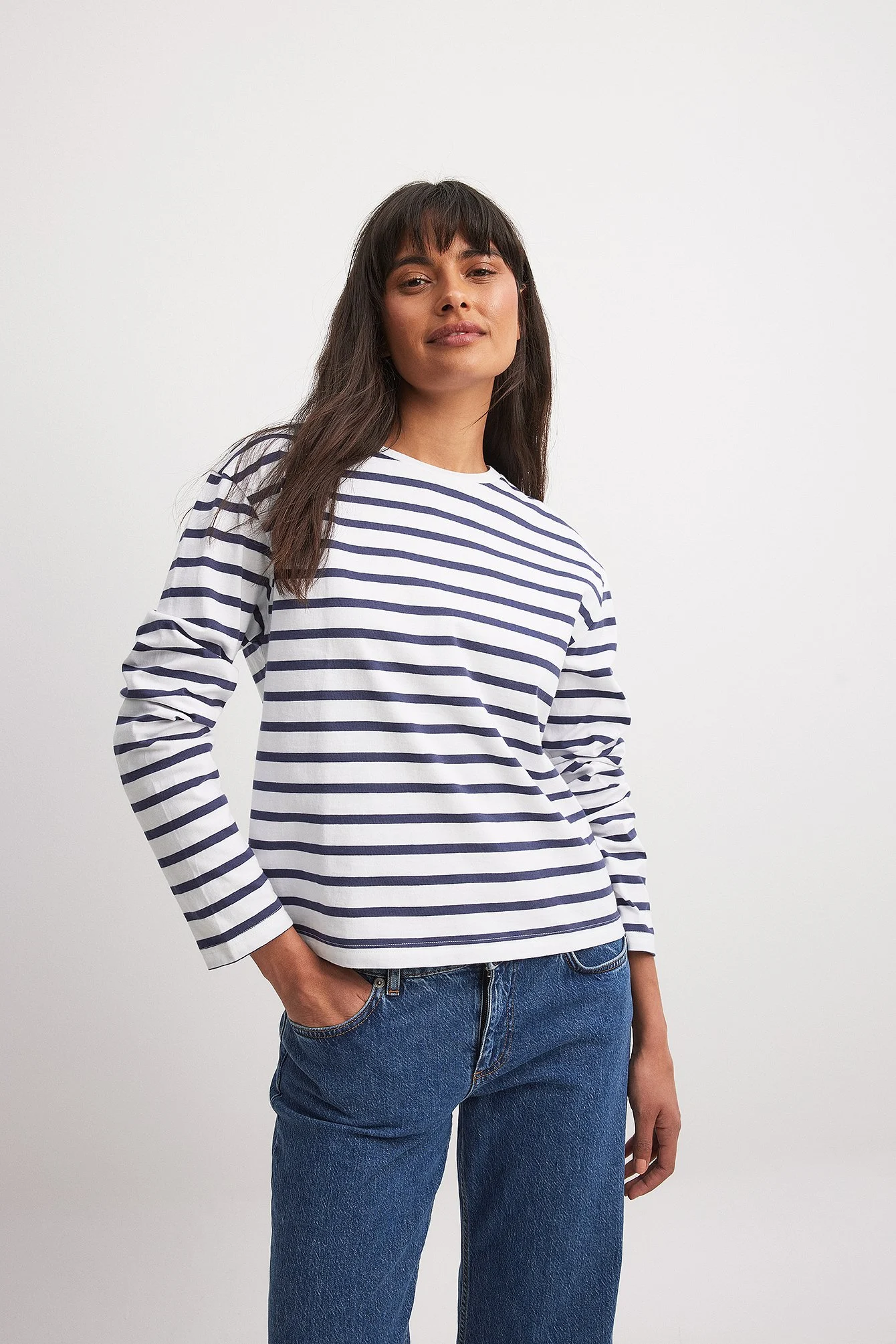 Gestreiftes Oversize-Oberteil mit langen Ärmeln