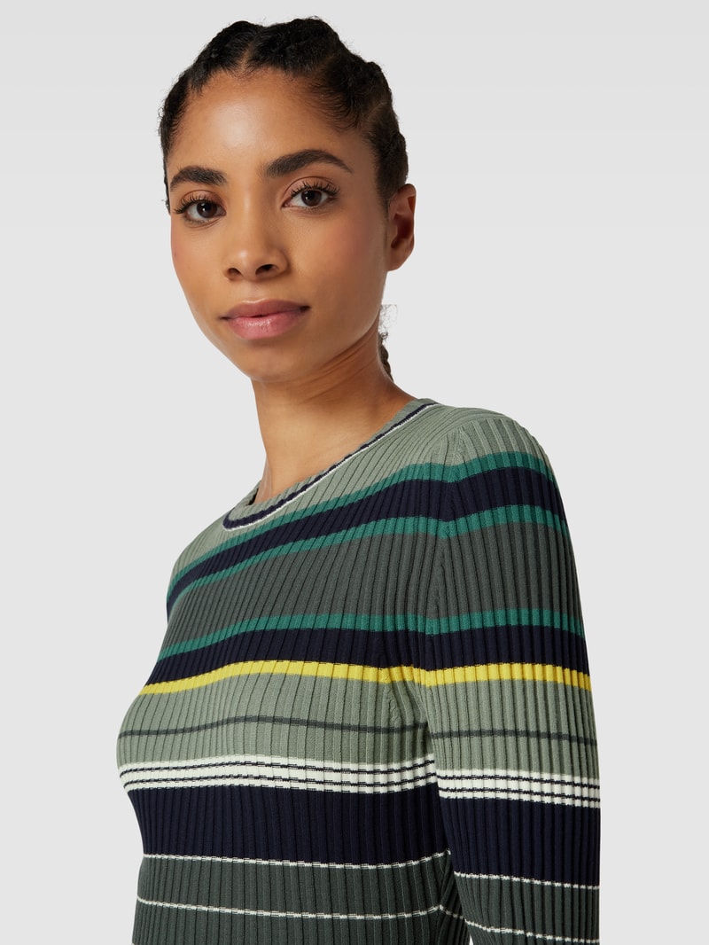 Strickkleid mit Streifenmuster in schilf