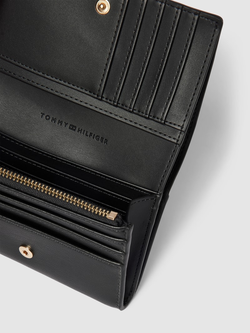 Portemonnaie mit Label-Detail in schwarz