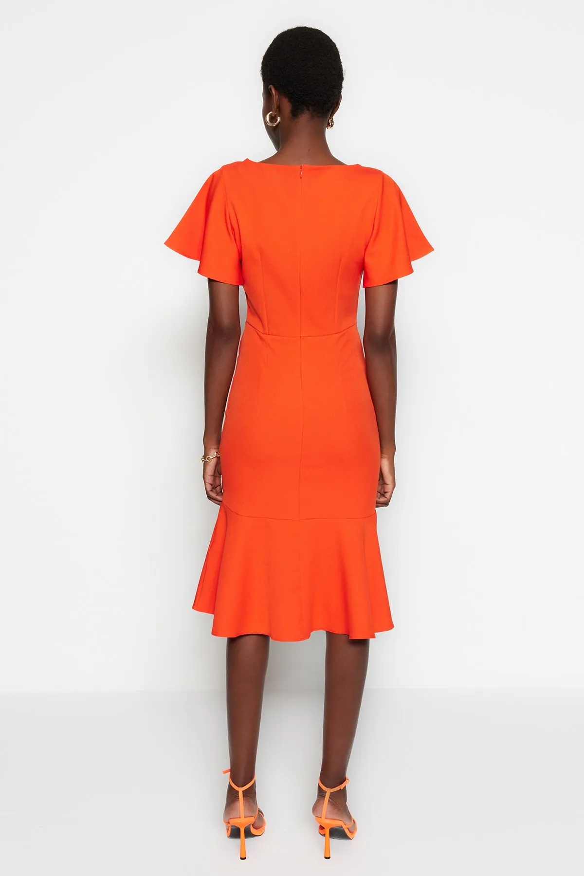 Trendyol Collection  Midi-Webkleid mit Volant und Granatapfelblüten, figurbetont TWOSS20EL1342
