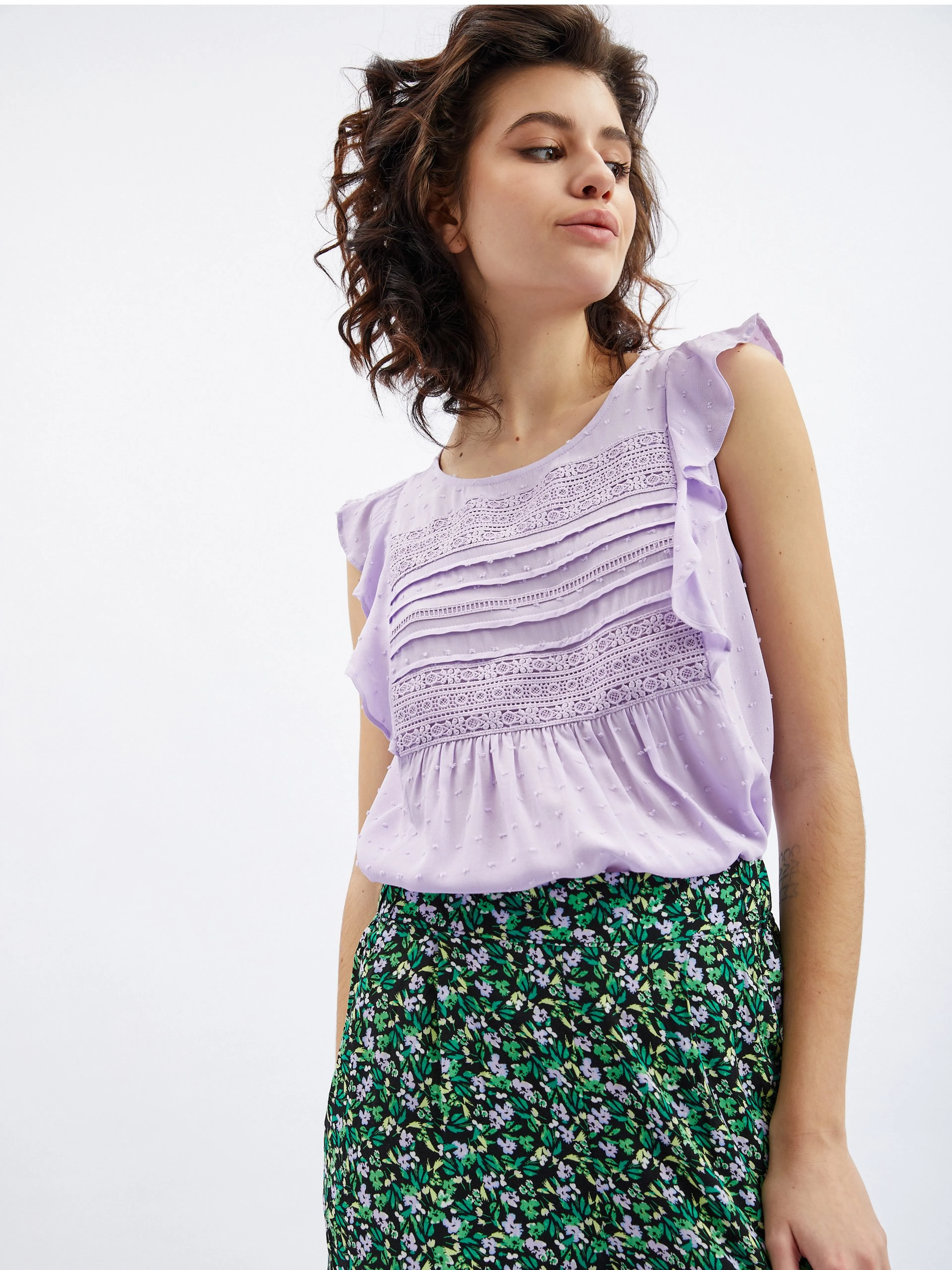 Schwarz-grüne Damenhose mit Blumenmuster ORSAY
