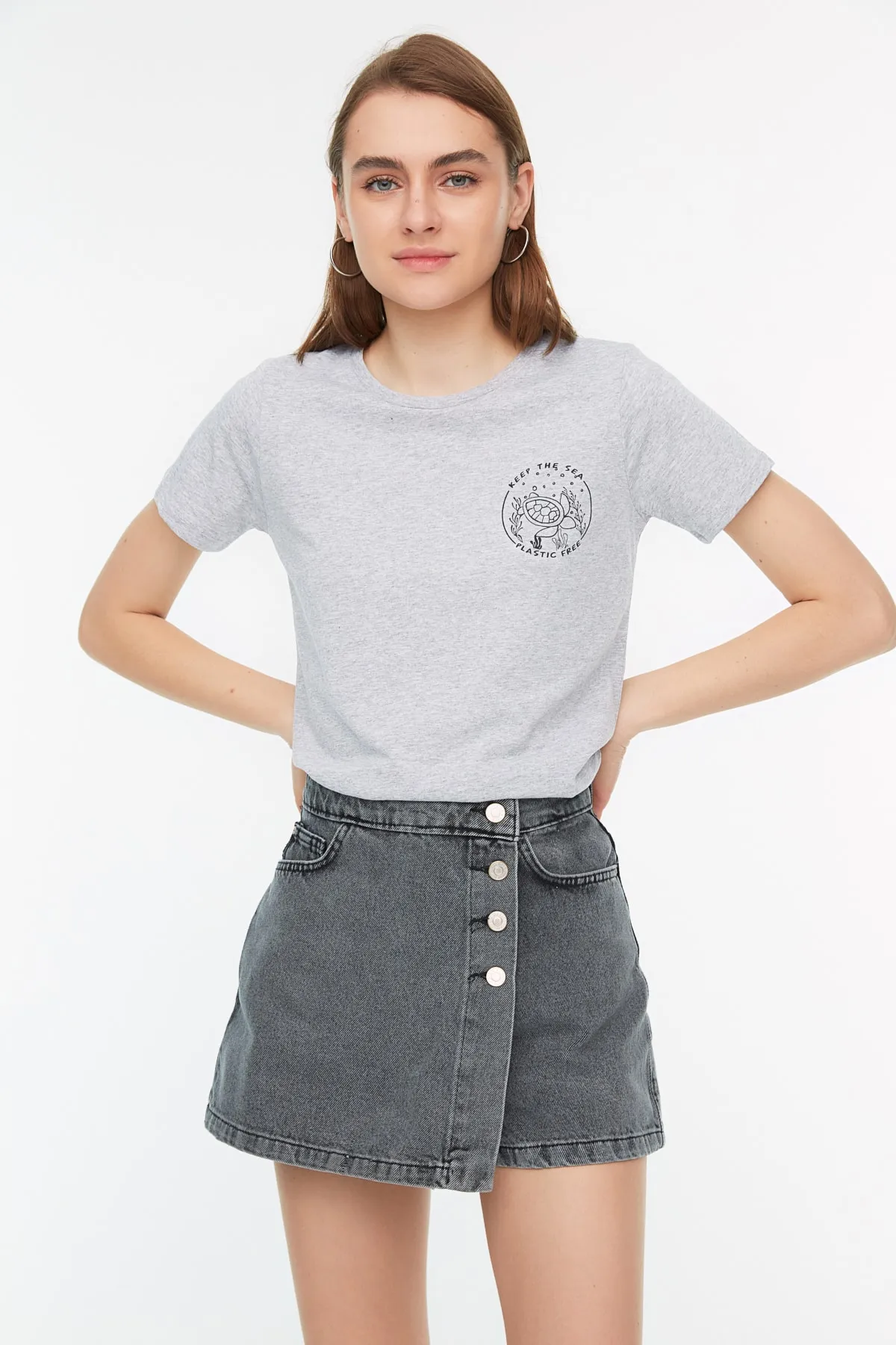 Trendyol Collection  Graue Jeansshorts und Bermudas mit Knopfdetail