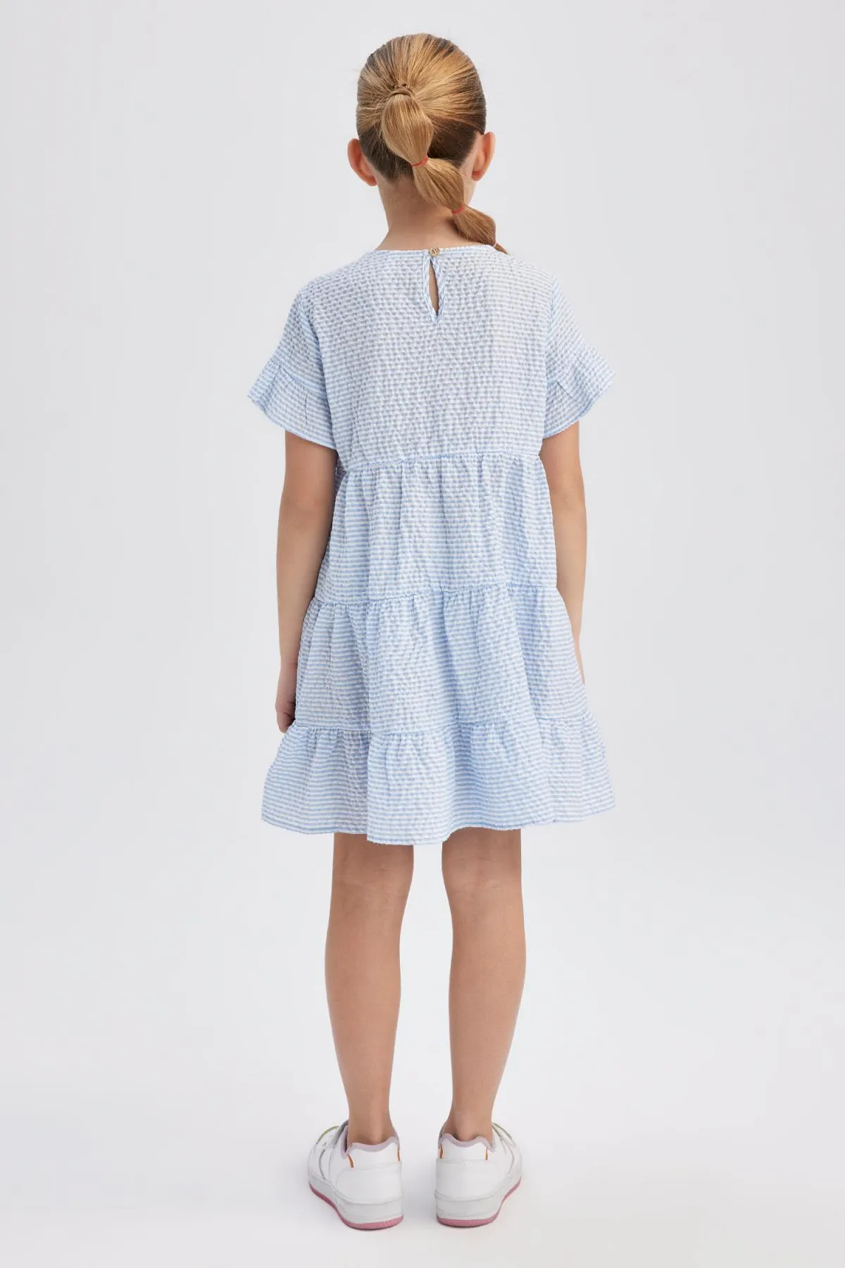 DeFacto  Gestepptes, kurzärmliges Schwungradkleid für Babys, Mädchen, Tyc00719856892