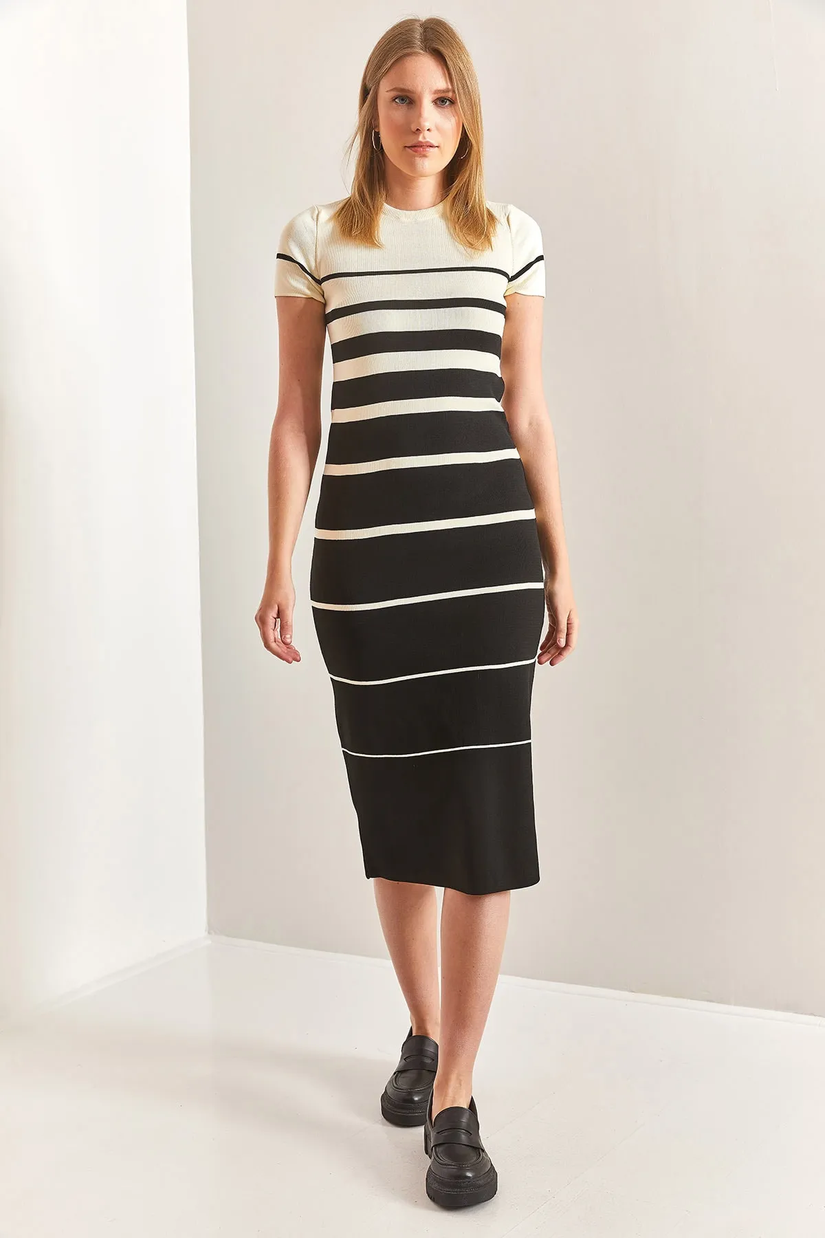Bianco Lucci  Gestreiftes Strickkleid für Damen
