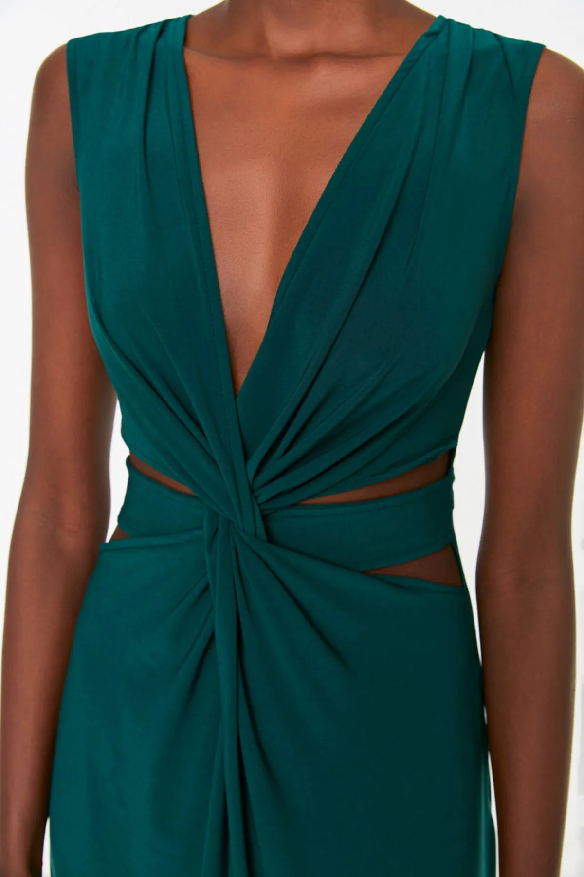 Trendyol Collection  Smaragdgrünes langes Abendkleid mit Taillendetail TPRSS22AE0040