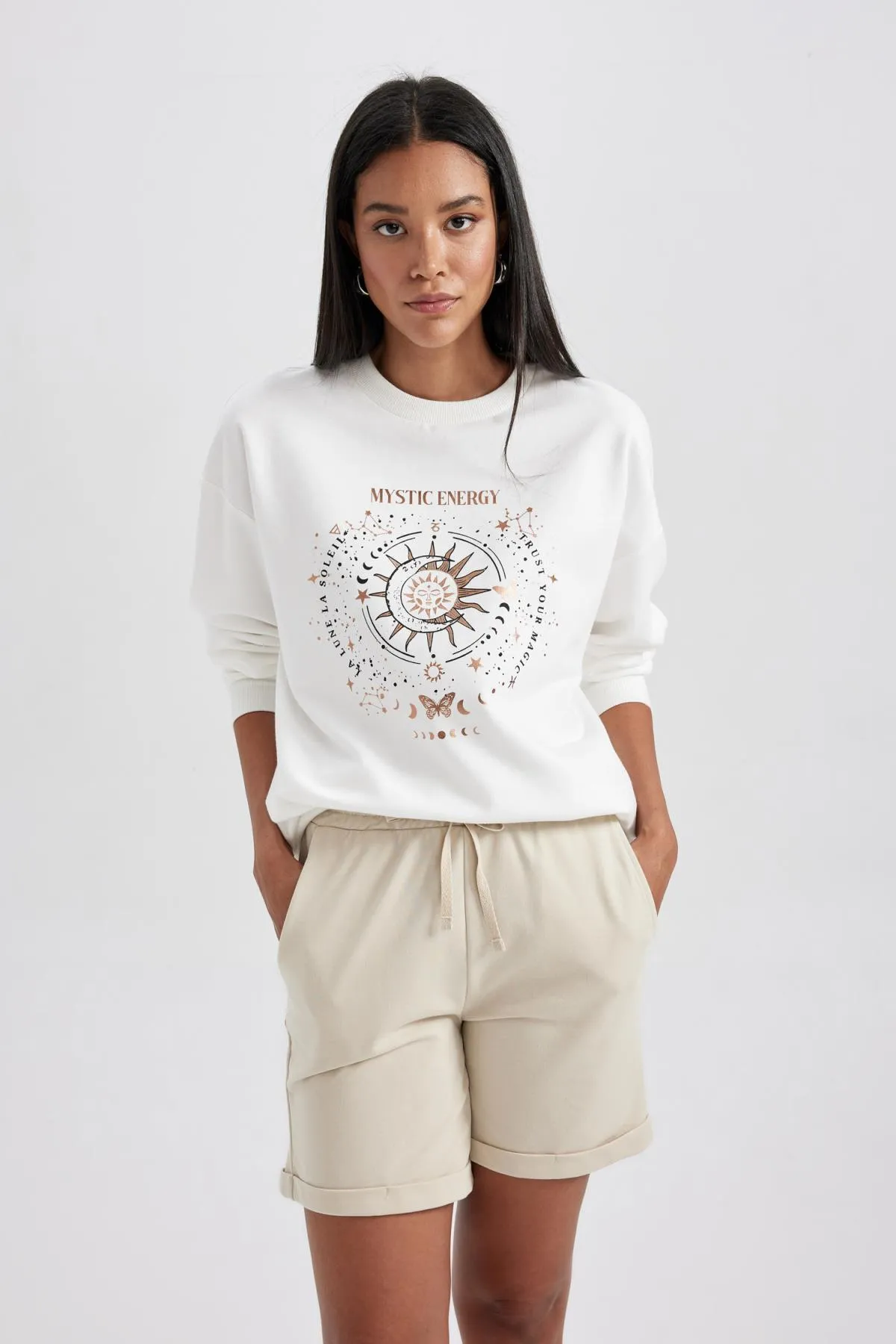 DeFacto  Dünnes Sweatshirt mit Rundhalsausschnitt und Relax Fit B1808ax23au