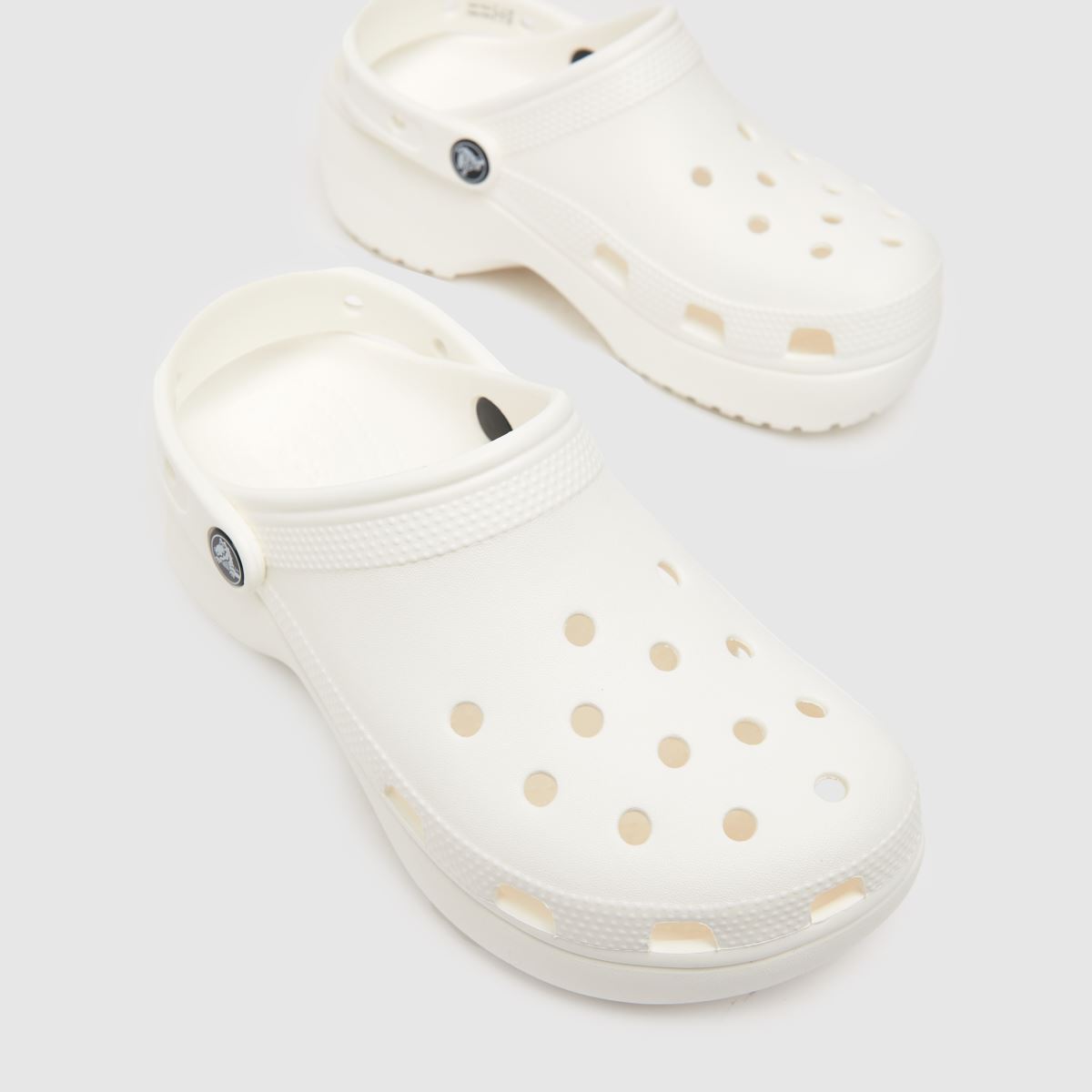 Crocs Classic platformos klumpa szandál fehér színben