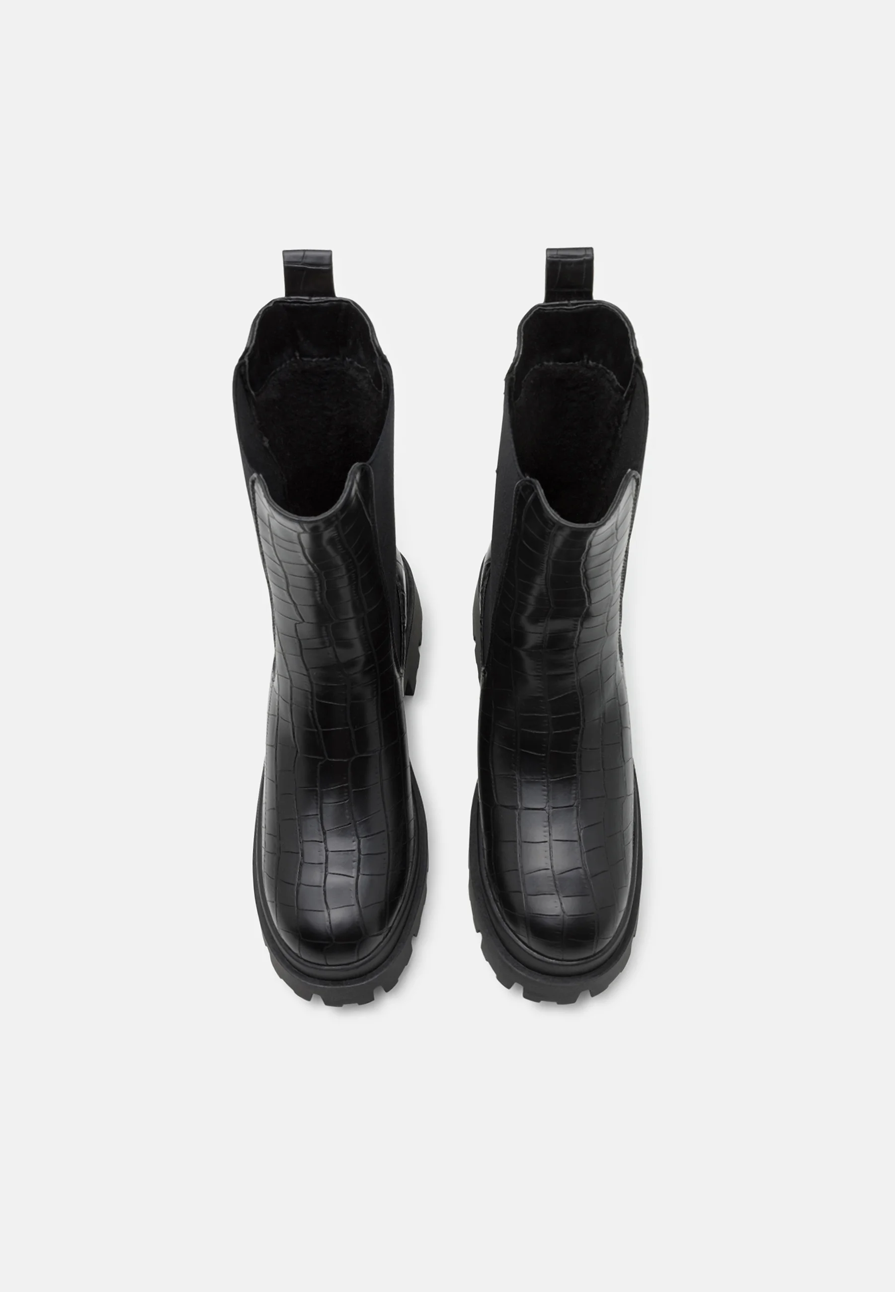 Botas de plataforma pares e impares
