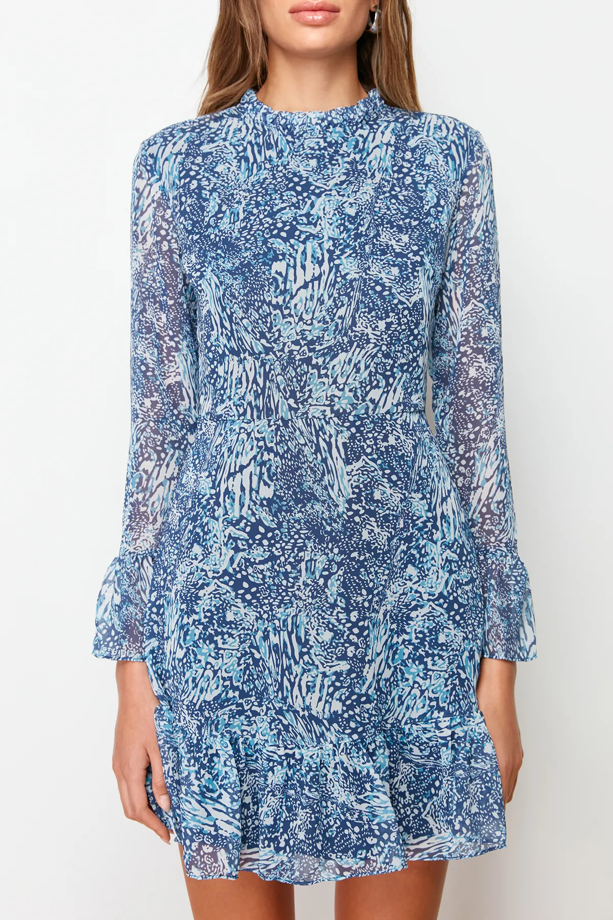 Trendyol Collection  Blaues, gefüttertes Mini-Webkleid mit hohem Kragen TCLAW19LJ0076