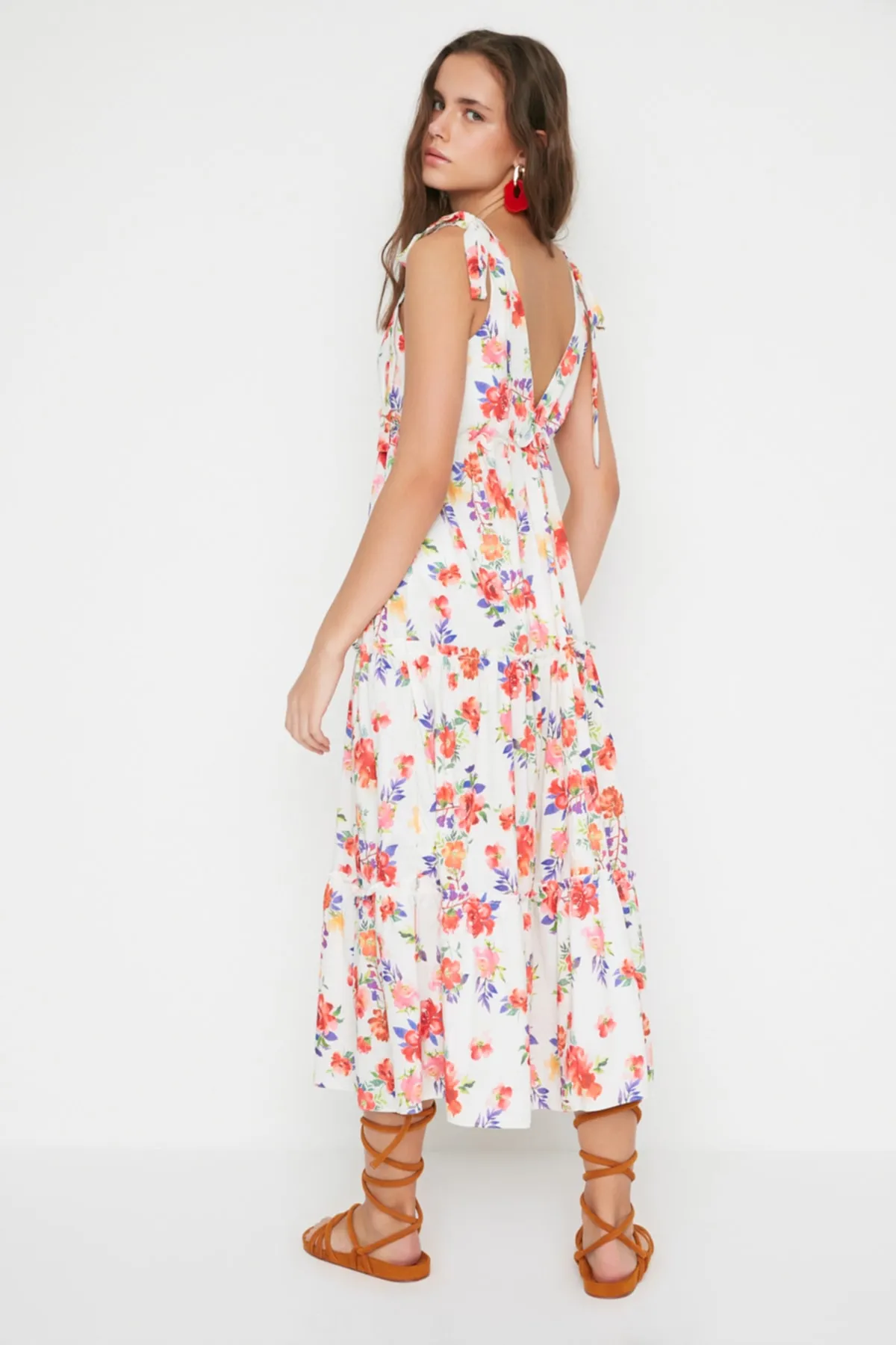 Trendyol Collection  Design Mehrfarbiges Blumen-Webkleid TWOSS21EL3562