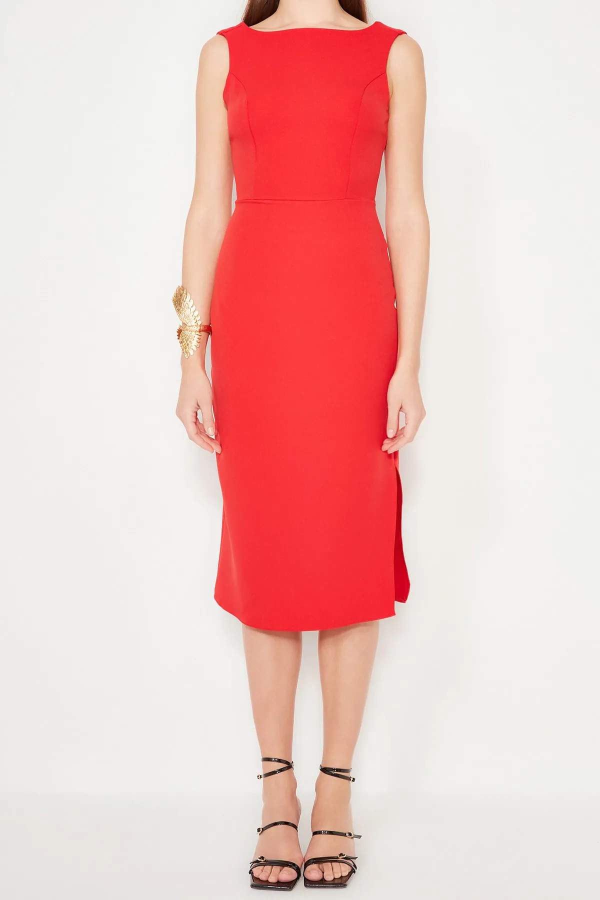 Trendyol Collection  Rotes rückenfreies Abendkleid TPRSS21EL0023