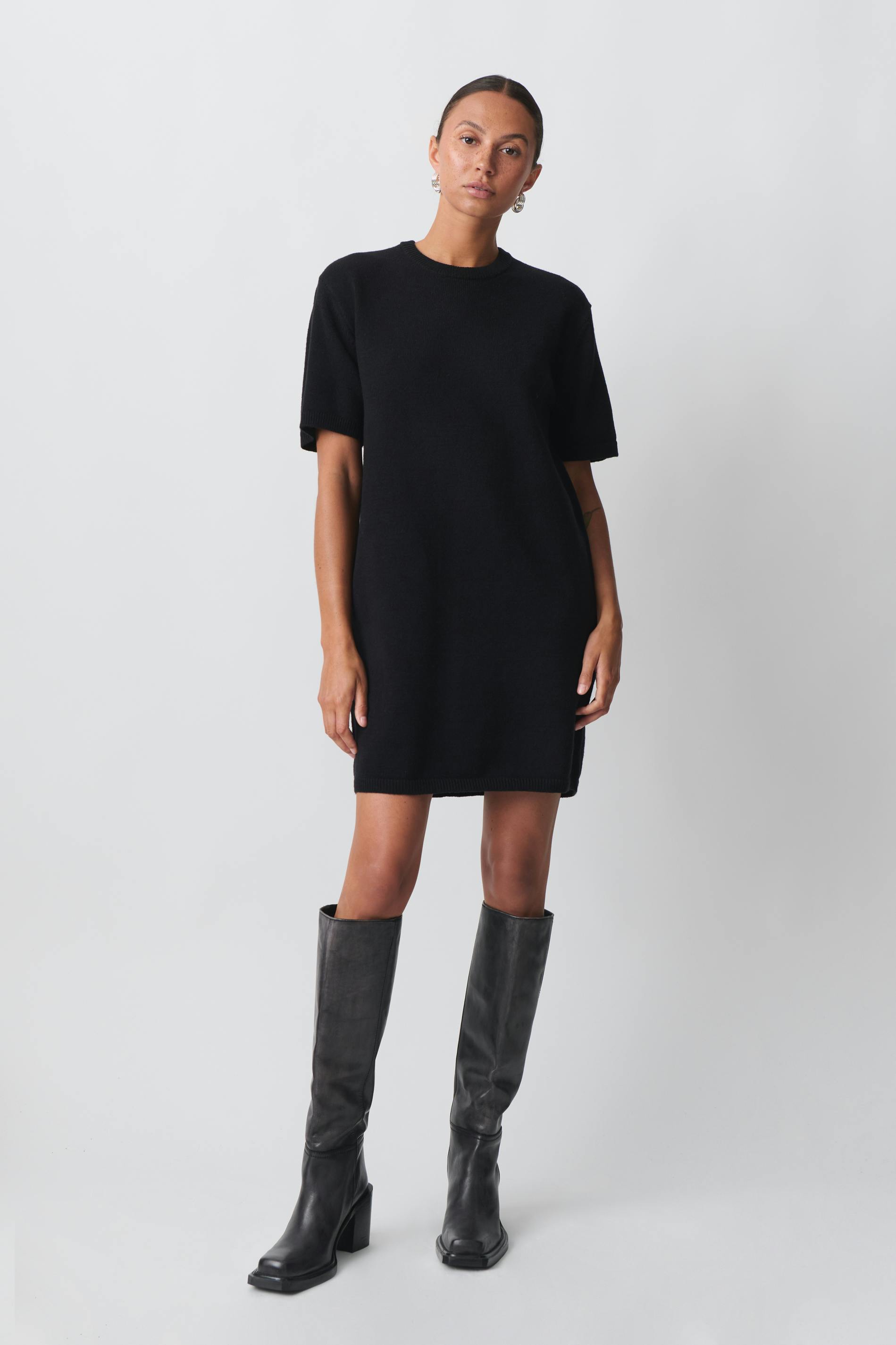 Knitted short dress