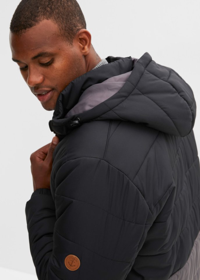 Steppjacke mit Kapuze aus recyceltem Polyester