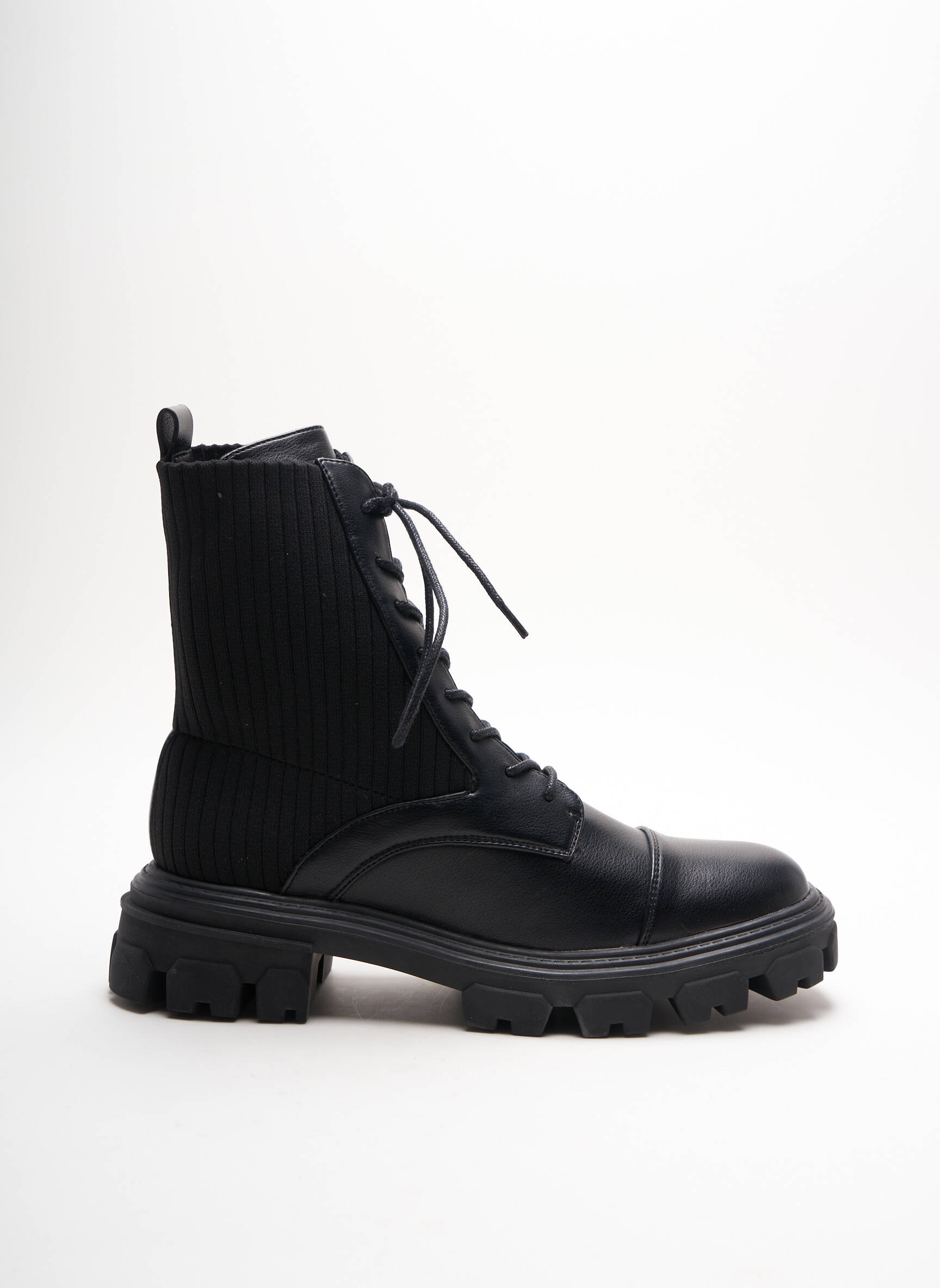 Vanessa Wu Bottines Femme couleur noir
