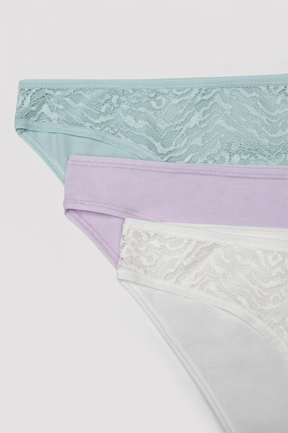 Penti  Mehrfarbiger 3-teiliger Slip „Whisper Lacy Lace“