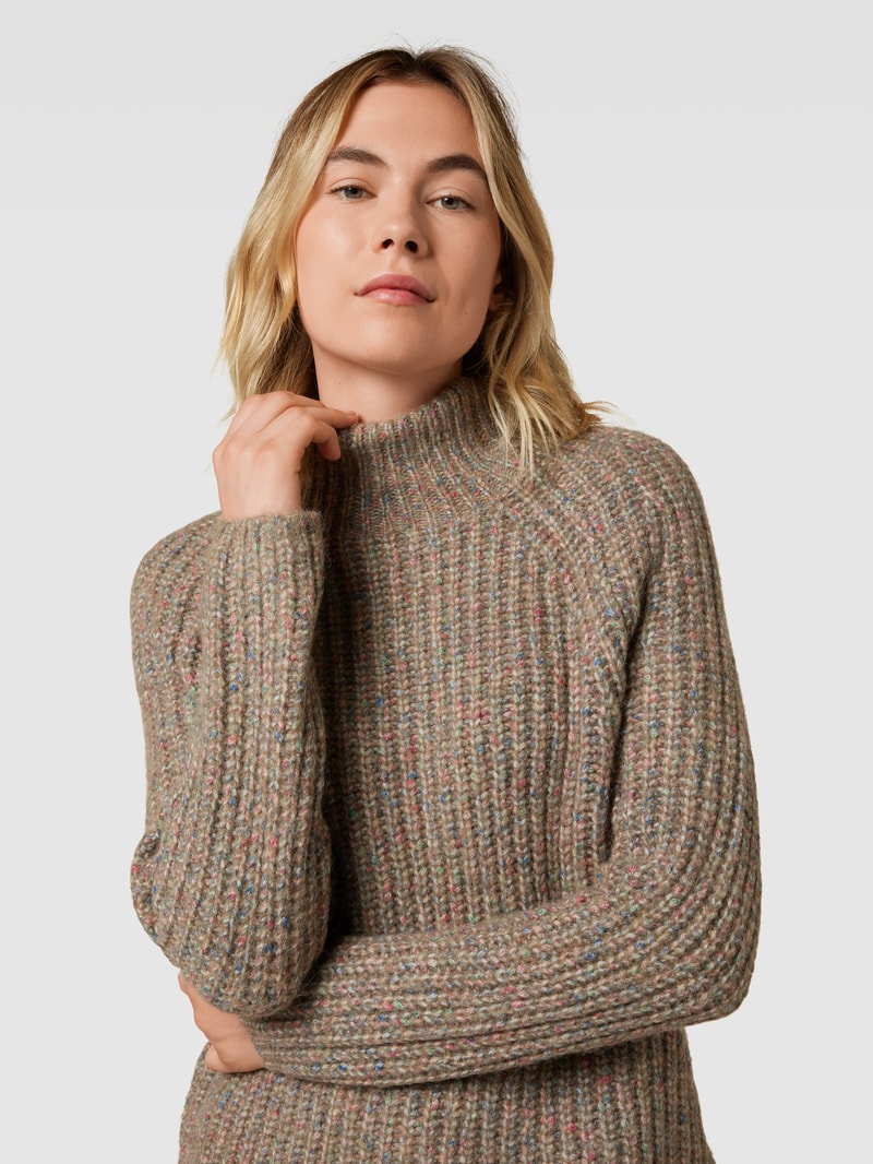 Strickpullover mit Turtleneck in schilf