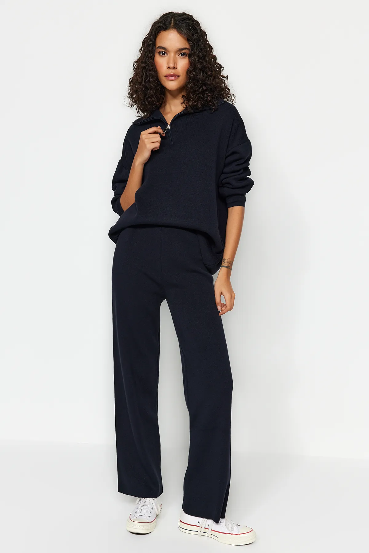 Trendyol Collection  Marineblaues Strickoberteil und -unterteil im weiten Schnitt TWOAW24AU00026