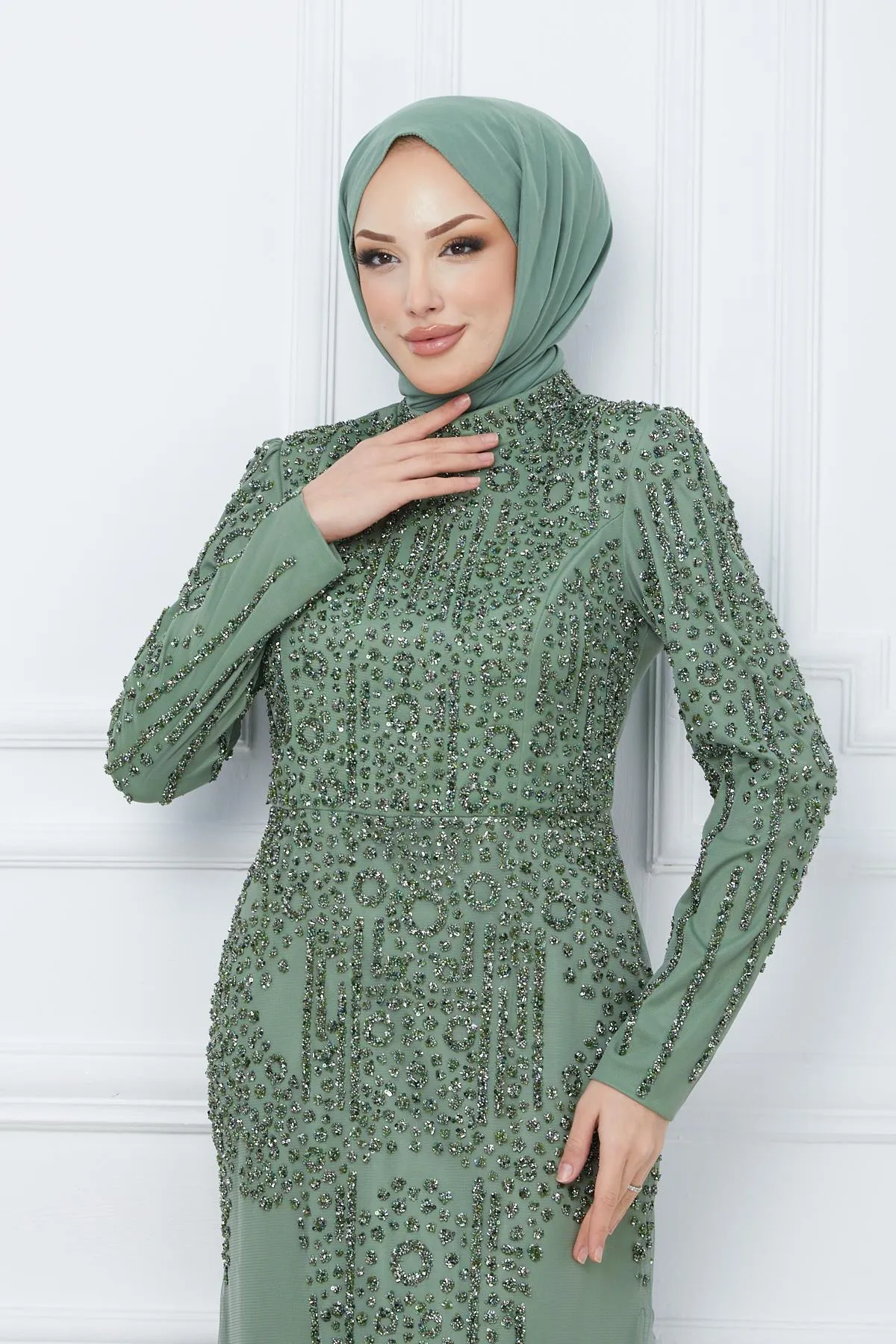 Olcay  Perlen- und juwelenbesetztes Hijab-Abendkleid aus Tüll HELLGRÜN 1663
