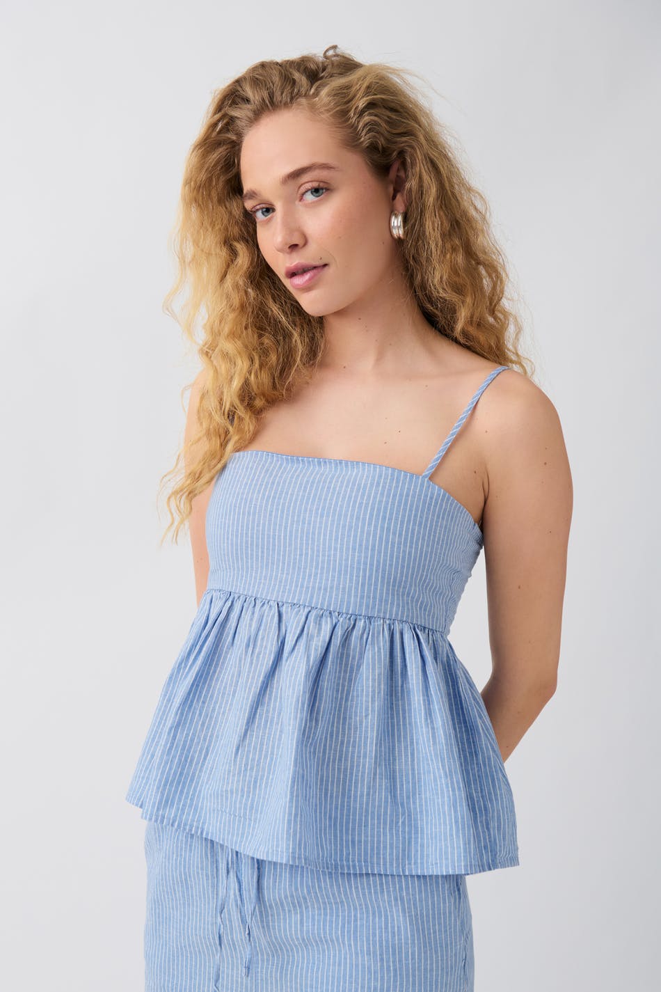 Linen blend singlet
